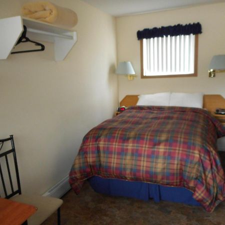 Blue River Motel מראה חיצוני תמונה